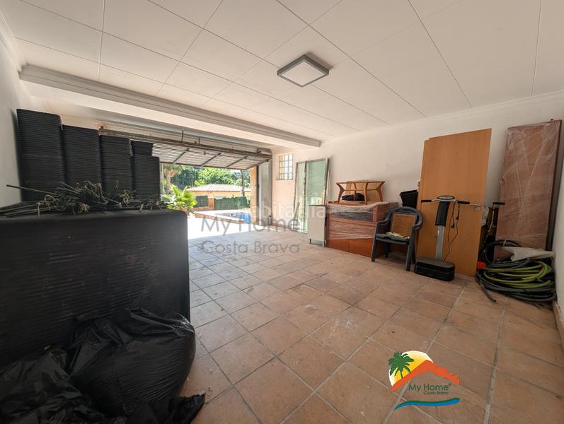 Foto 0a20456f-50a6-4a04-8700-f84f75a25abf. Chalet mit heizung parking pool in Serra Brava Lloret de Mar