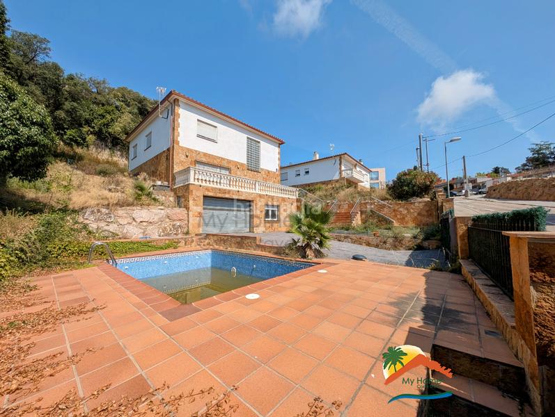 Foto 1eaa378e-4403-4ae8-8b30-7632cae9472e. Chalet mit heizung parking pool in Serra Brava Lloret de Mar