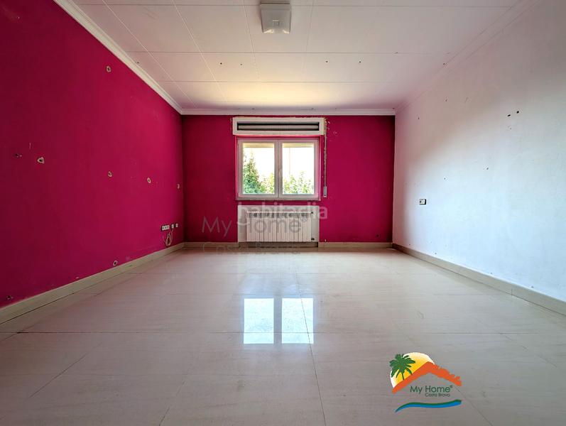 Foto 6c61915e-adbe-47cd-984f-3a3b76bcf846. Chalet mit heizung parking pool in Serra Brava Lloret de Mar