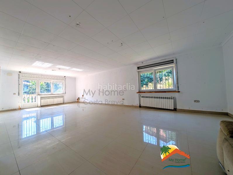 Foto 6dca3d7a-941a-4867-bbc5-53dc6cffb8a0. Chalet mit heizung parking pool in Serra Brava Lloret de Mar