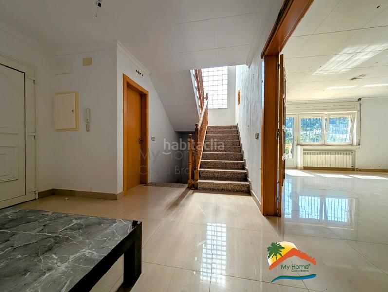 Foto cde25503-2f35-422f-b162-a1cb6e9498c6. Chalet mit heizung parking pool in Serra Brava Lloret de Mar