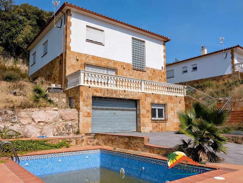 Foto cfe5e0d9-dee8-48d2-8108-321eb96d8a29. Chalet mit heizung parking pool in Serra Brava Lloret de Mar