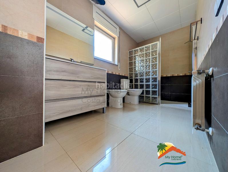 Foto fe7b526f-6a39-4bd1-8b36-101269225fc7. Chalet mit heizung parking pool in Serra Brava Lloret de Mar