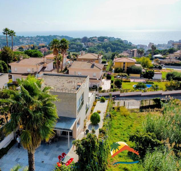 Foto b0851bb7-da45-4ac2-b645-4fda609d67b8. Haus mit kamin heizung parking pool in Roca Grossa Lloret de Mar