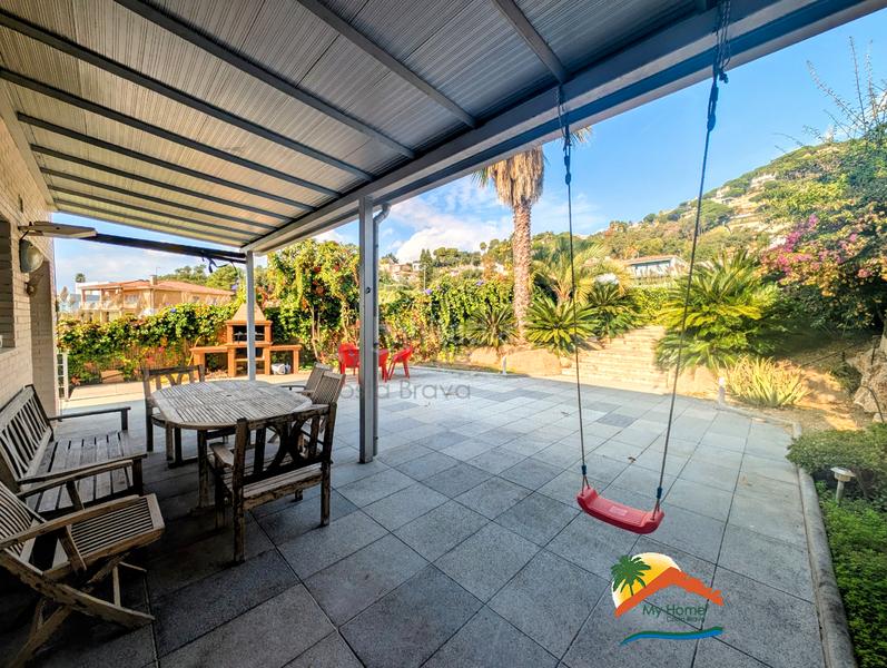 Foto c6b6e133-acf8-4f02-a1ae-b61001edb76f. Haus mit kamin heizung parking pool in Roca Grossa Lloret de Mar