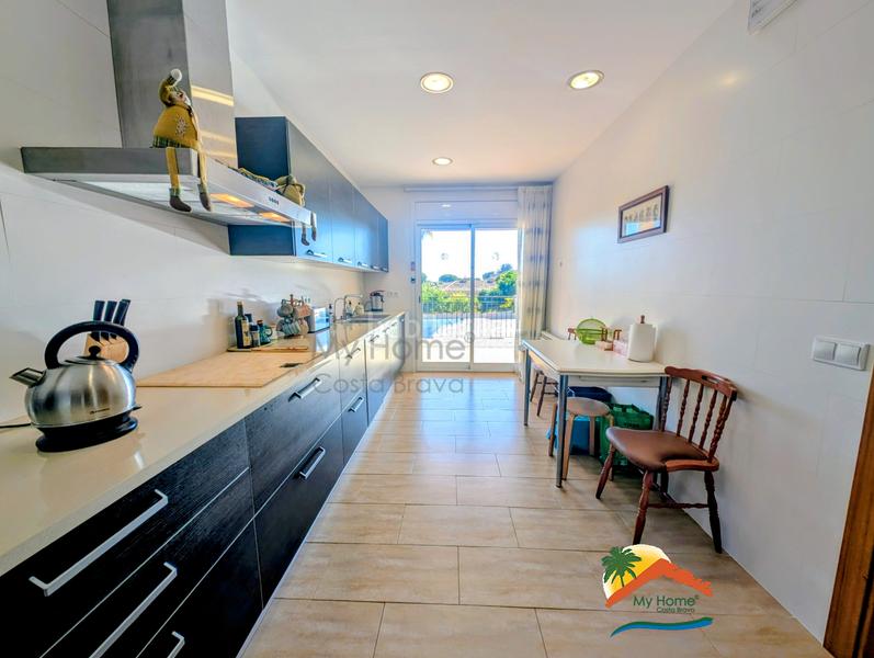 Foto 9b990167-d3b1-4efb-8d5d-e2a01cdc0166. Maison avec chauffage parking piscine dans Roca Grossa Lloret de Mar