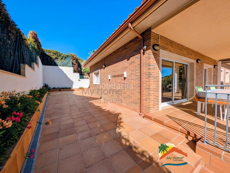 Foto cccccd65-a017-4b5f-9454-1cd560d91864. Maison avec chauffage parking piscine dans Roca Grossa Lloret de Mar