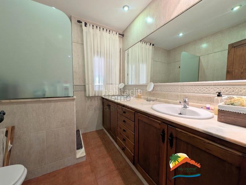 Foto 017d20a5-aec9-4bff-86f2-d1fa5d12e7dc. Casa con camino riscaldamento parcheggio piscina in Lloret de Mar