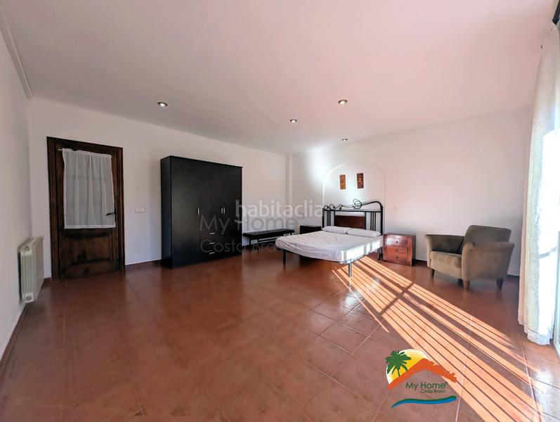 Foto 33ae5627-7fb8-47b3-84c5-e8ed324c128c. Casa con camino riscaldamento parcheggio piscina in Lloret de Mar