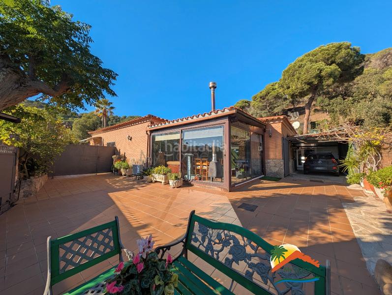 Foto 4496d46c-07a2-4935-a7f2-96f554f7dd83. Casa con camino riscaldamento parcheggio piscina in Lloret de Mar