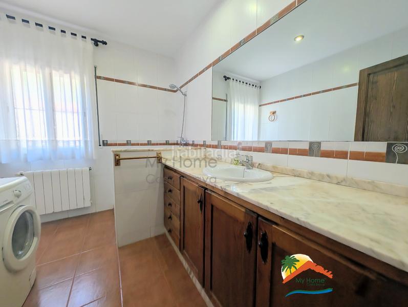 Foto 47a88c7a-7d8d-4df6-b339-63cb9905e35a. Casa con camino riscaldamento parcheggio piscina in Lloret de Mar