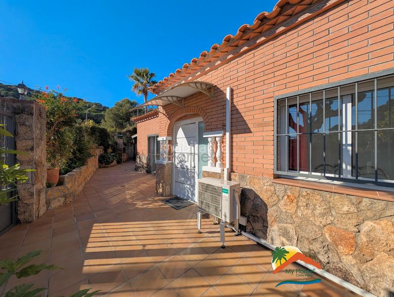 Foto 70a51c1d-2486-43c3-a9f3-08c86b816b83. Casa con camino riscaldamento parcheggio piscina in Lloret de Mar