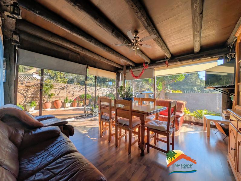 Foto c74909d5-42f8-4993-a096-6982e8c57185. Casa con camino riscaldamento parcheggio piscina in Lloret de Mar