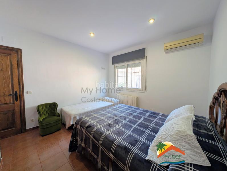 Foto d6e3a89f-6379-46fc-9575-c3a8953d94d2. Casa con camino riscaldamento parcheggio piscina in Lloret de Mar