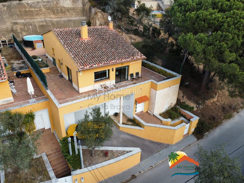 Foto 2ceb153f-4dc6-4f16-8509-031af6f72284. Casa amb calefacció aparcament a Aiguaviva Parc Vidreres