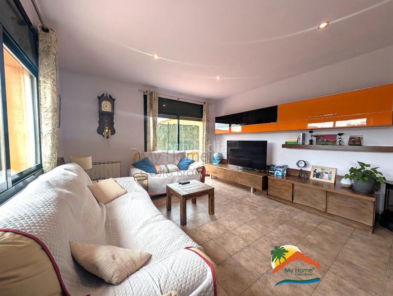 Foto 71ecb40c-fa41-4c0f-9807-62d2f5ba2b2c. Casa amb calefacció aparcament a Aiguaviva Parc Vidreres