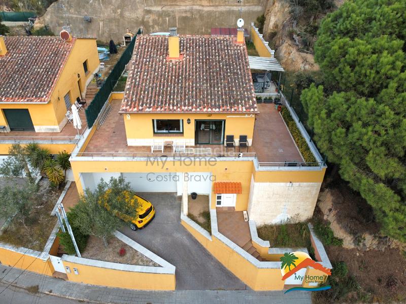 Foto c8f54543-a73d-4497-af11-13b38be538d4. Casa amb calefacció aparcament a Aiguaviva Parc Vidreres