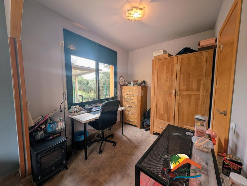 Foto d277ee16-317a-4cf8-91c8-8a190edc5a54. Casa amb calefacció aparcament a Aiguaviva Parc Vidreres