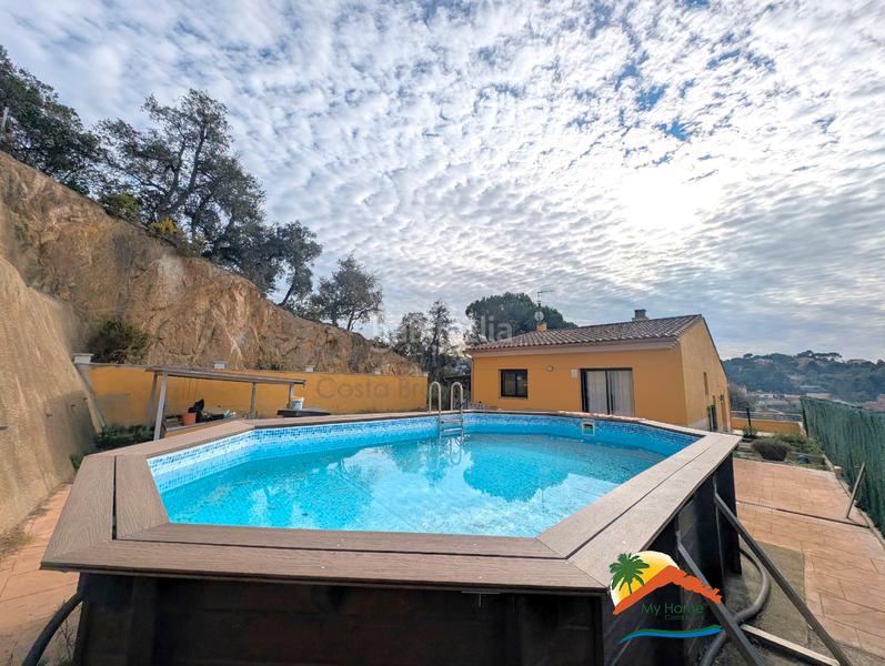 Foto f3b9ecde-145c-4edc-84dd-b9b0e315d172. Casa amb calefacció aparcament a Aiguaviva Parc Vidreres