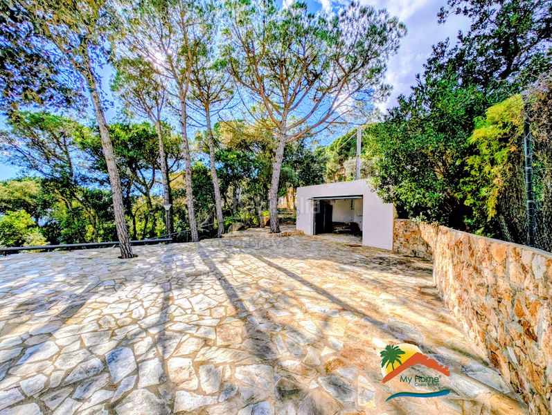 Foto 1aad7a97-0482-4c0d-a811-166def5d96a3. Casa amb calefacció aparcament piscina a Serra Brava Lloret de Mar