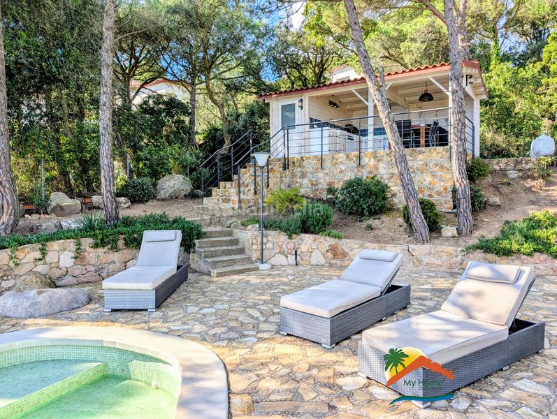 Foto 27532cd5-1b95-44c5-9432-997c6b2d8006. Casa amb calefacció aparcament piscina a Serra Brava Lloret de Mar