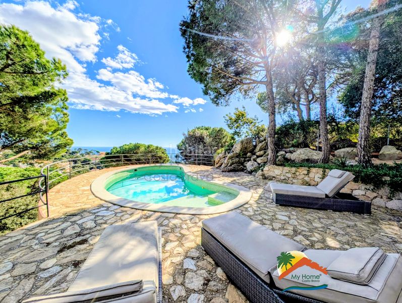 Foto 2e0fd290-d606-43ee-b0a1-c69b318cf47d. Casa amb calefacció aparcament piscina a Serra Brava Lloret de Mar