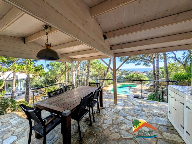 Foto 4ab9296b-cc6f-4db8-9549-1e08161607ba. Casa amb calefacció aparcament piscina a Serra Brava Lloret de Mar