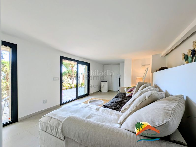 Foto b9698ea2-e07b-4cca-8e54-5964d03913d3. Casa amb calefacció aparcament piscina a Serra Brava Lloret de Mar