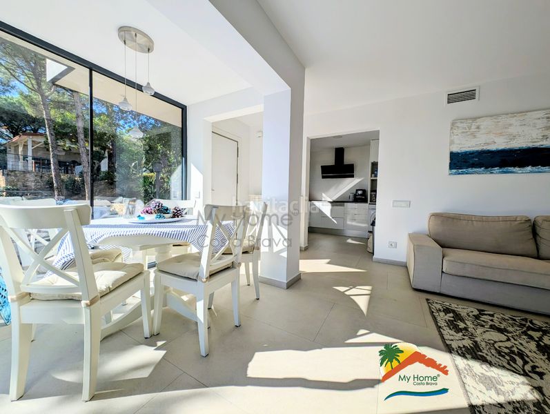 Foto beae01c5-98bb-4a25-9703-aec90b2d9ed4. Casa amb calefacció aparcament piscina a Serra Brava Lloret de Mar