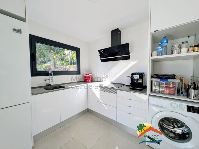 Foto d69ba4b2-765e-4b6c-8d82-8400309a9f60. Casa amb calefacció aparcament piscina a Serra Brava Lloret de Mar