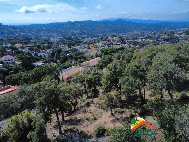 Foto f93ba67d-547c-48c5-aa1e-584f3641e354. Wohngrundstück in carrer pollancre 43 in Aiguaviva Parc Vidreres