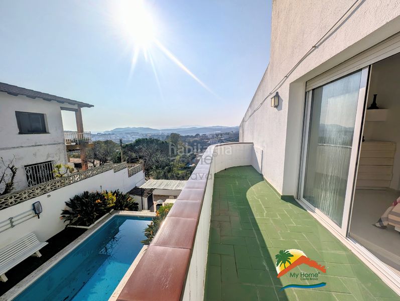 Foto 02e2a5de-409b-4cd8-b1da-797515e6986d. Casa amb xemeneia calefacció aparcament piscina a Lloret de Mar