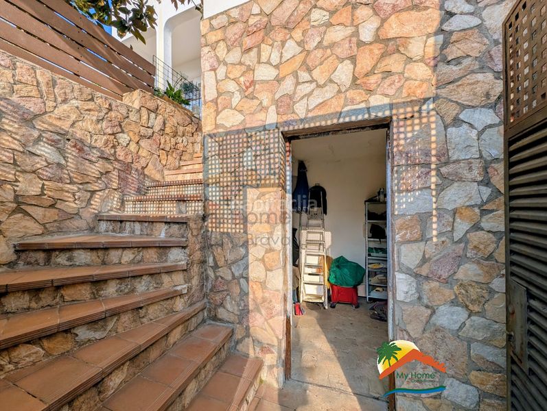 Foto 4741707f-5ee3-473c-8c49-6c1a740381c6. Casa amb xemeneia calefacció aparcament piscina a Lloret de Mar
