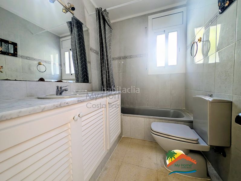 Foto 57b5c706-a52d-4f4c-89a4-fd826b83d455. Casa amb xemeneia calefacció aparcament piscina a Lloret de Mar