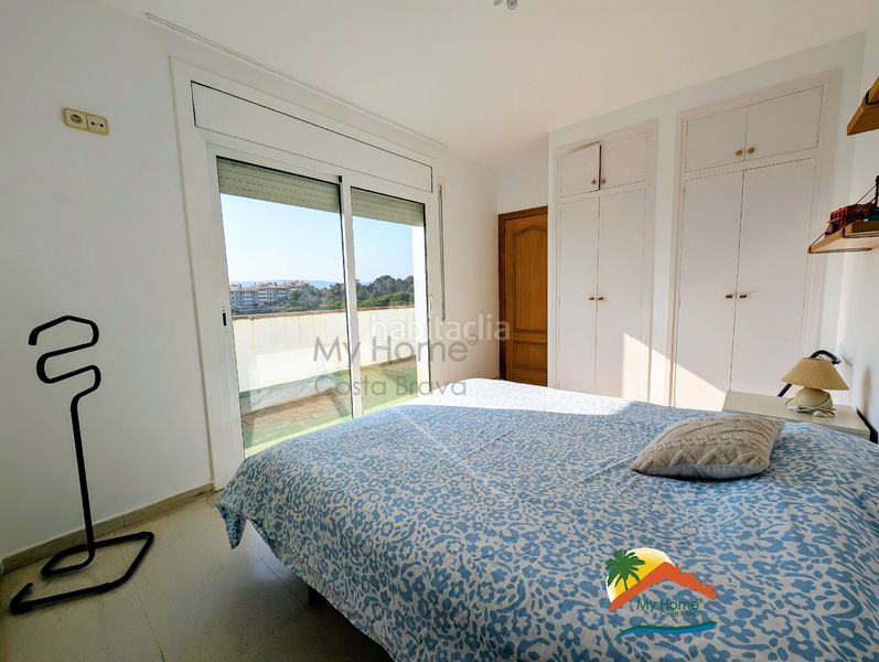 Foto dd1e2969-a102-4eed-bba2-827c83bd661e. Casa amb xemeneia calefacció aparcament piscina a Lloret de Mar