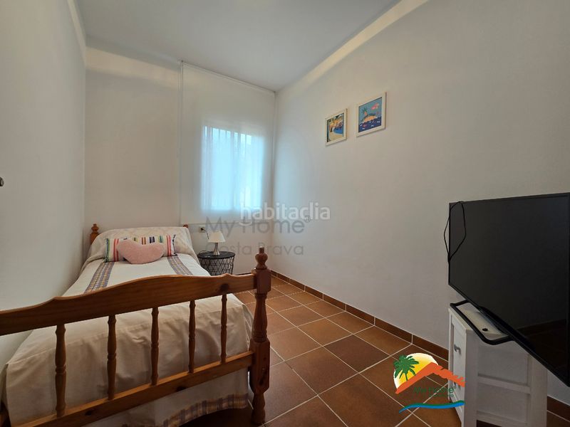 Foto 502f7655-63fe-4087-b6f2-10f3129a089f. Casa amb xemeneia aparcament piscina a Aiguaviva Parc Vidreres