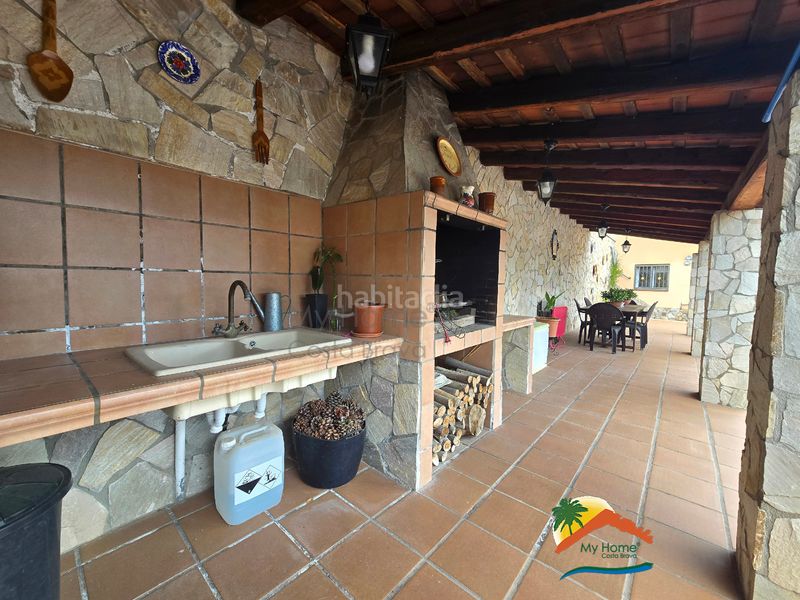 Foto 6083257b-f960-4c63-9ffa-81f11e1ec263. Casa amb xemeneia aparcament piscina a Aiguaviva Parc Vidreres