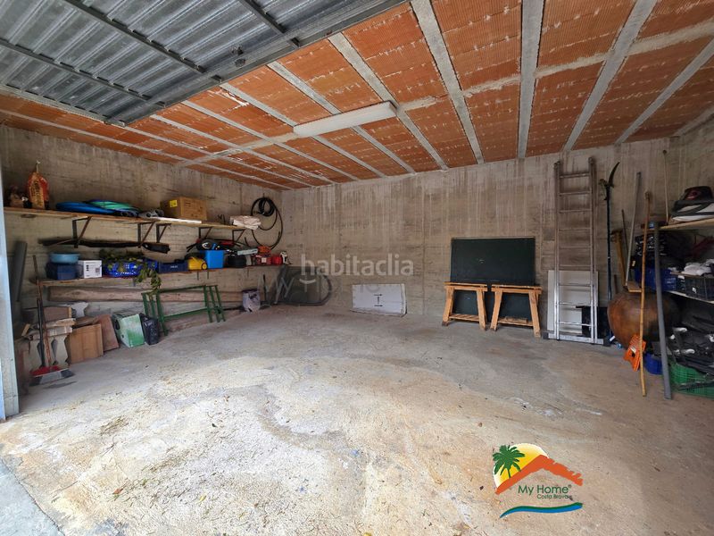 Foto a6032566-b8a4-4a50-b491-a1f0f592cb26. Casa amb xemeneia aparcament piscina a Aiguaviva Parc Vidreres