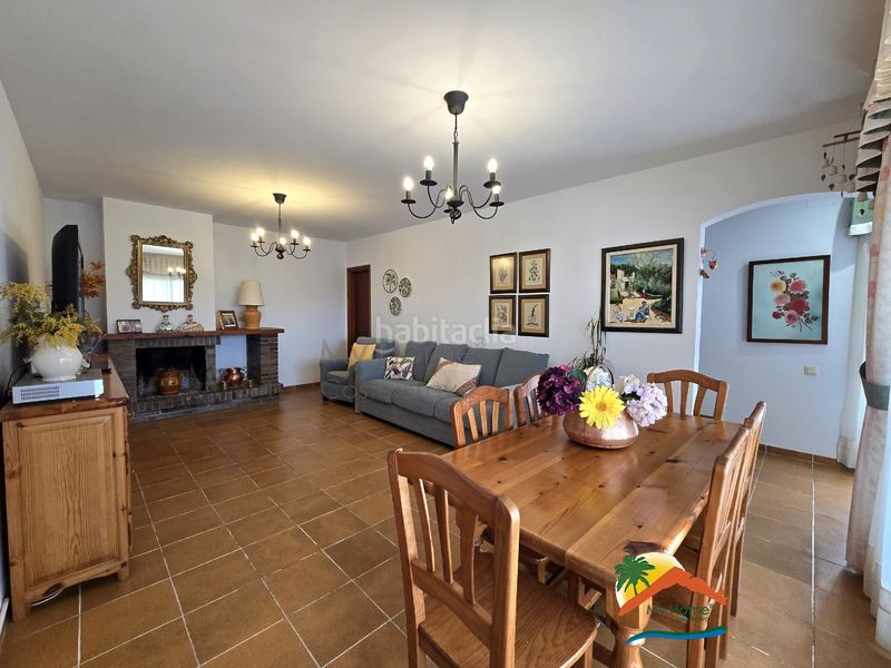 Foto b9991ff8-c835-4cdb-8dff-b78f335dd6c0. Casa amb xemeneia aparcament piscina a Aiguaviva Parc Vidreres