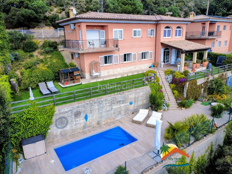 Foto 83488a49-22e6-47dd-b547-2f5d55e3de97. Casa amb xemeneia calefacció aparcament piscina a Vidreres