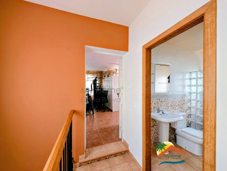 Foto acea7579-8101-40e2-a404-460233b7940c. Casa amb xemeneia calefacció aparcament piscina a Vidreres