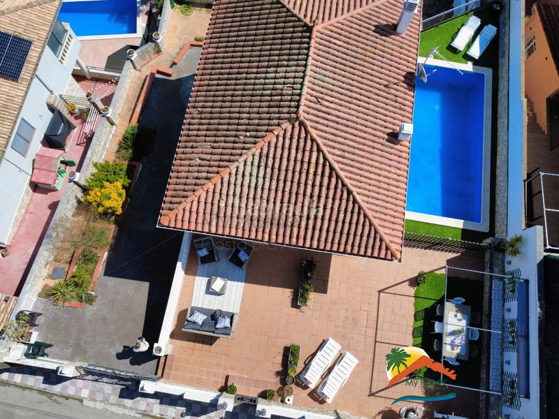 Foto 32478103-85c0-4c70-ba21-22a5e3e080e5. Casa amb xemeneia calefacció aparcament piscina a Vidreres
