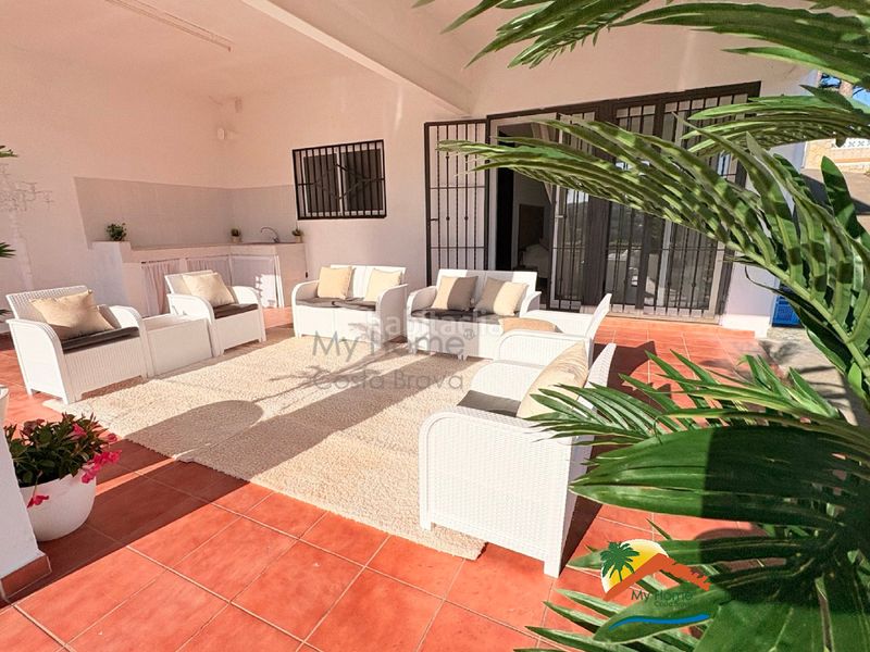 Foto a868b569-8f25-4be5-92b1-6332f96ba2d3. Casa amb xemeneia calefacció aparcament piscina a Vidreres