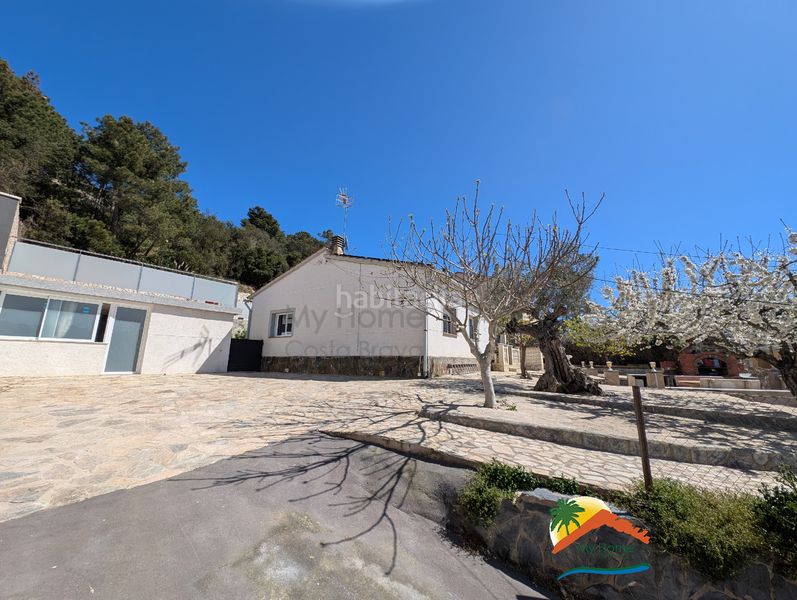 Foto 075d4c69-04a2-4c93-b3e2-e077e27575eb. Casa amb xemeneia calefacció aparcament piscina a Vidreres