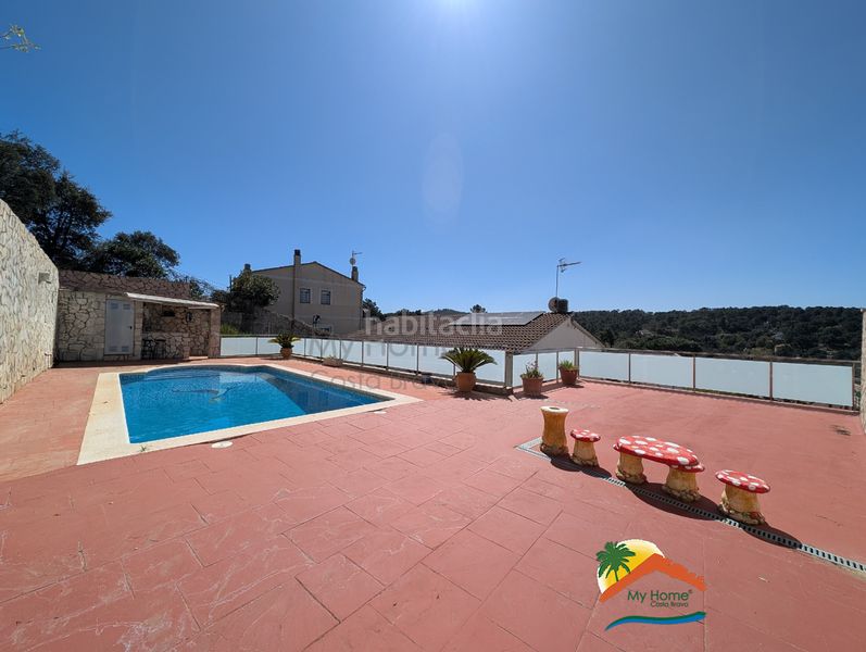 Foto 245b9e26-cbf2-4ce6-9c6c-aac716a76187. Casa amb xemeneia calefacció aparcament piscina a Vidreres