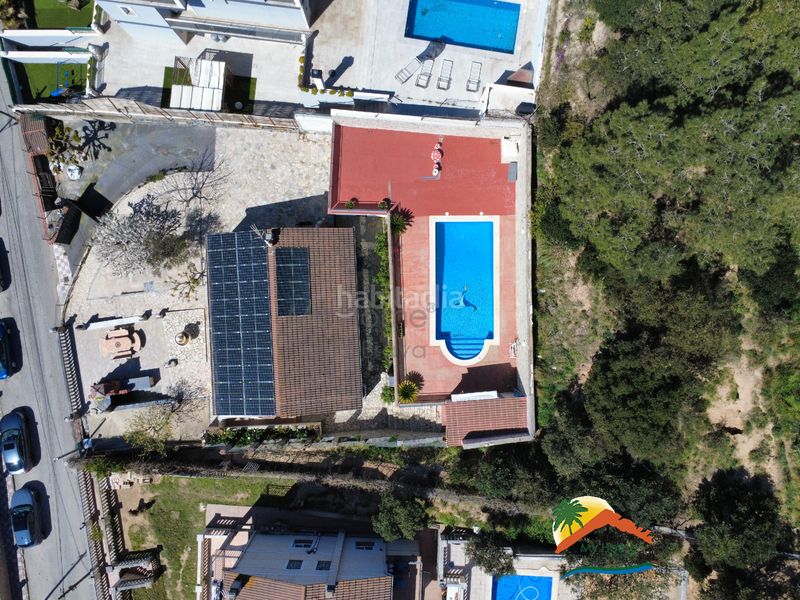 Foto af5d03a9-4d5c-4798-a96f-2f9baf1e9c03. Casa amb xemeneia calefacció aparcament piscina a Vidreres