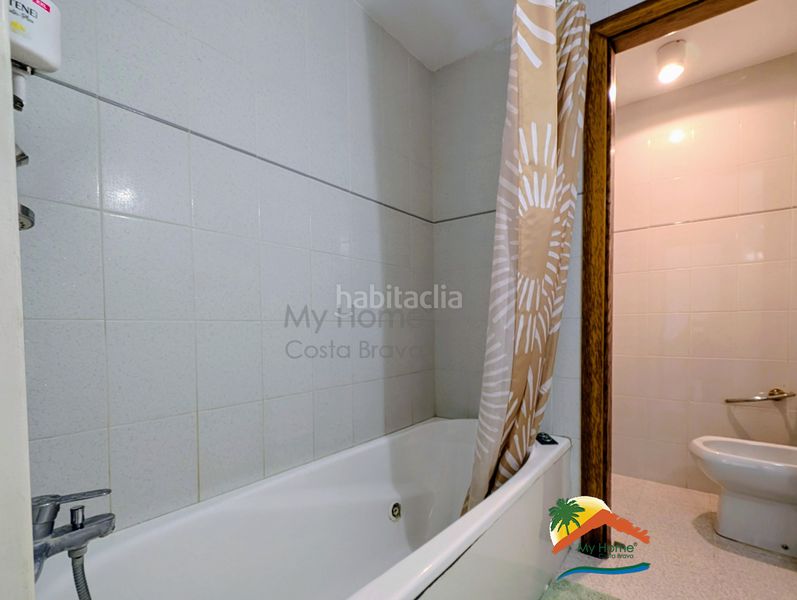 Foto 968ff8d5-25d2-4929-bea8-bc43578bf4f1. Apartament a carrer de josep maria sert 19 a Fenals Lloret de Mar