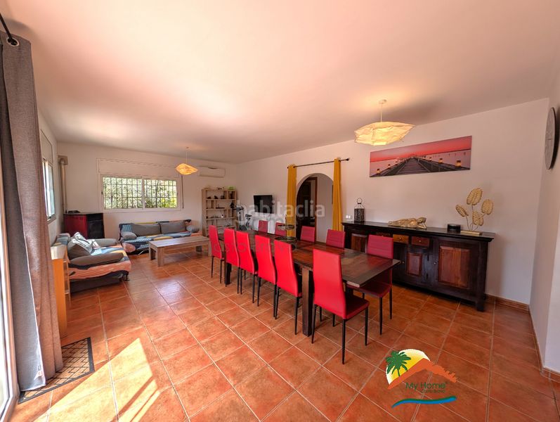 Foto 85a0ad64-9704-4188-86f9-8a514d954f4d. Casa amb xemeneia aparcament piscina a Aiguaviva Parc Vidreres