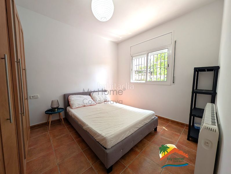 Foto e4d80c30-4c9e-40ba-a83b-a168a28e03bb. Casa amb xemeneia aparcament piscina a Aiguaviva Parc Vidreres