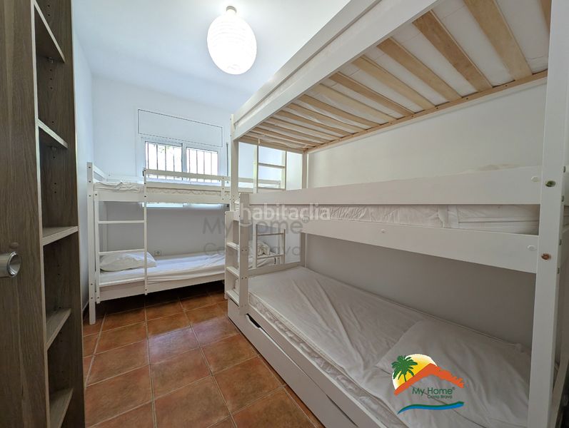 Foto f91cf61e-6e87-4ed9-b19f-0abebec189a3. Casa amb xemeneia aparcament piscina a Aiguaviva Parc Vidreres